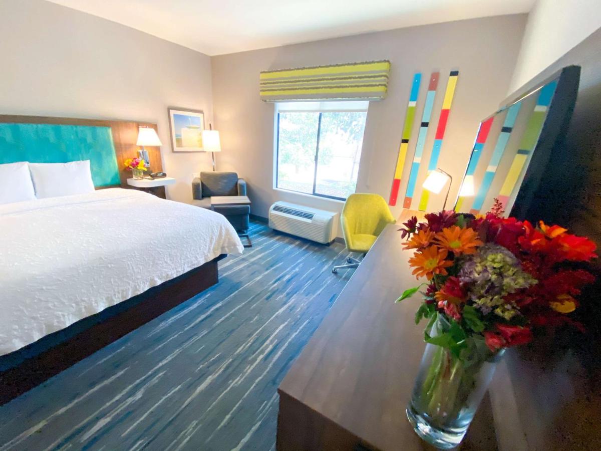 King Room at Hampton Inn Carlsbad-North San Diego County