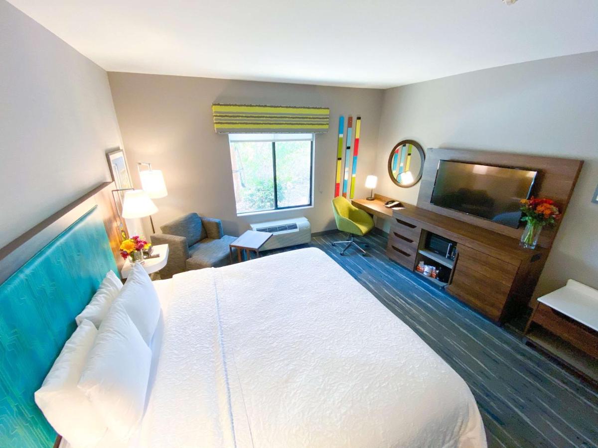 King Room at Hampton Inn Carlsbad-North San Diego County