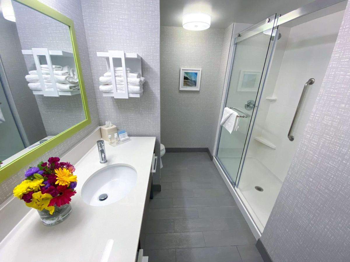 King Room at Hampton Inn Carlsbad-North San Diego County