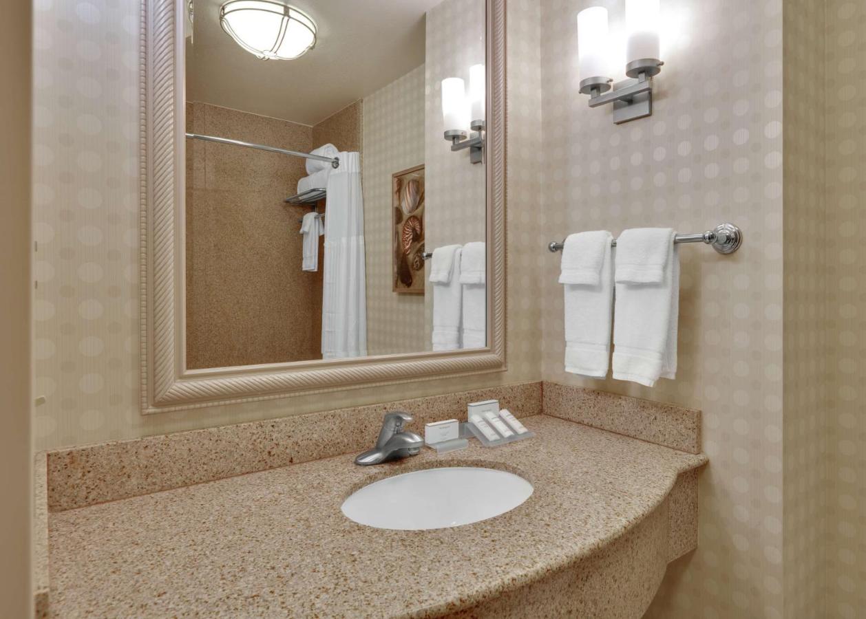 King Room with Balcony at Hilton Garden Inn San Diego Del Mar