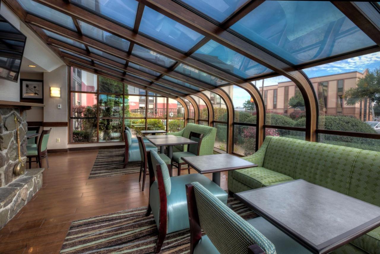  | Hampton Inn West Springfield