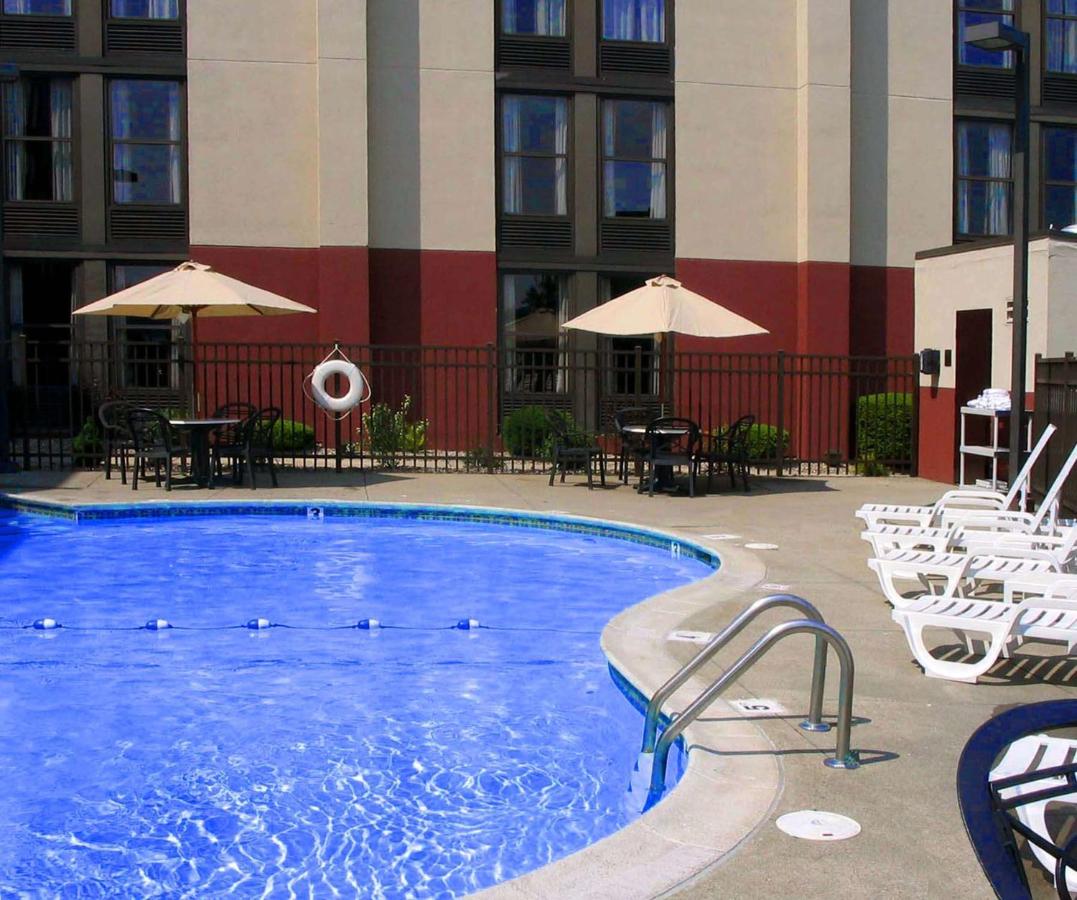 | Hampton Inn West Springfield