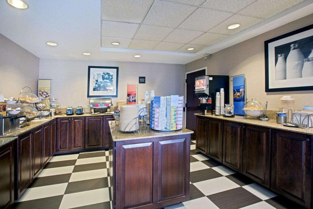 | Hampton Inn West Springfield