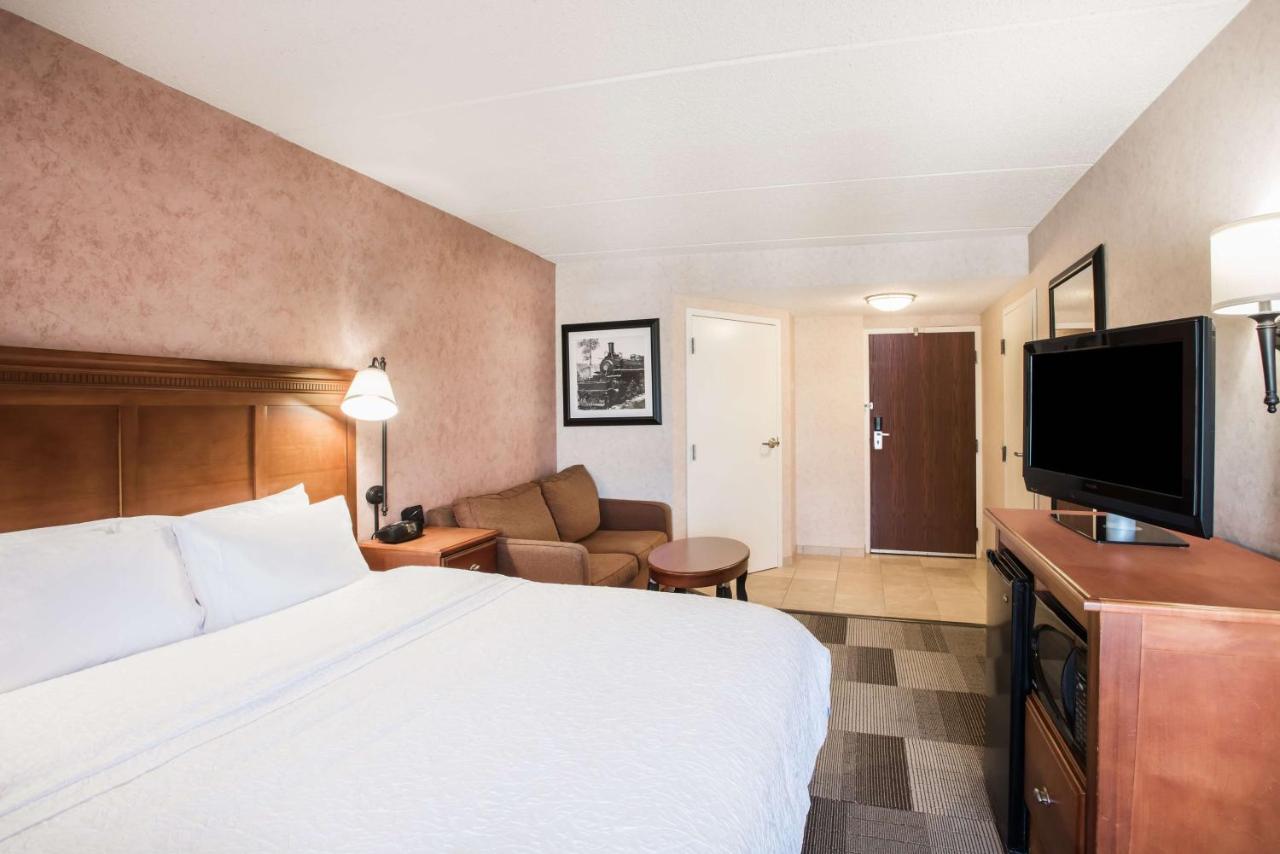 | Hampton Inn West Springfield