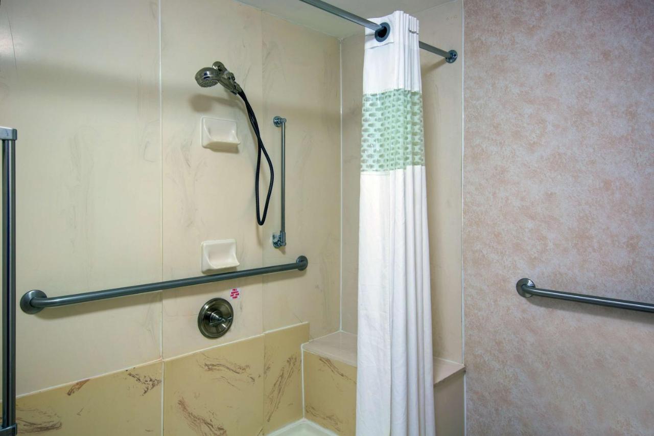 | Hampton Inn West Springfield