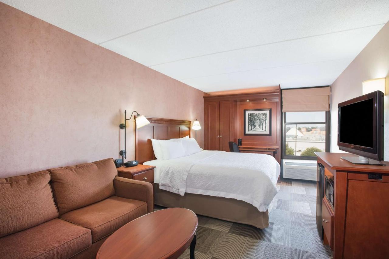 | Hampton Inn West Springfield