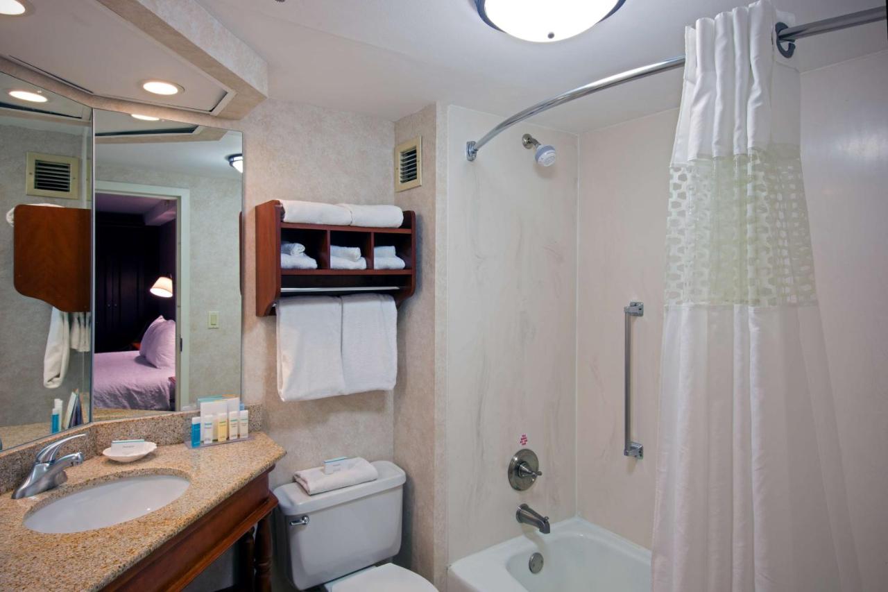 | Hampton Inn West Springfield