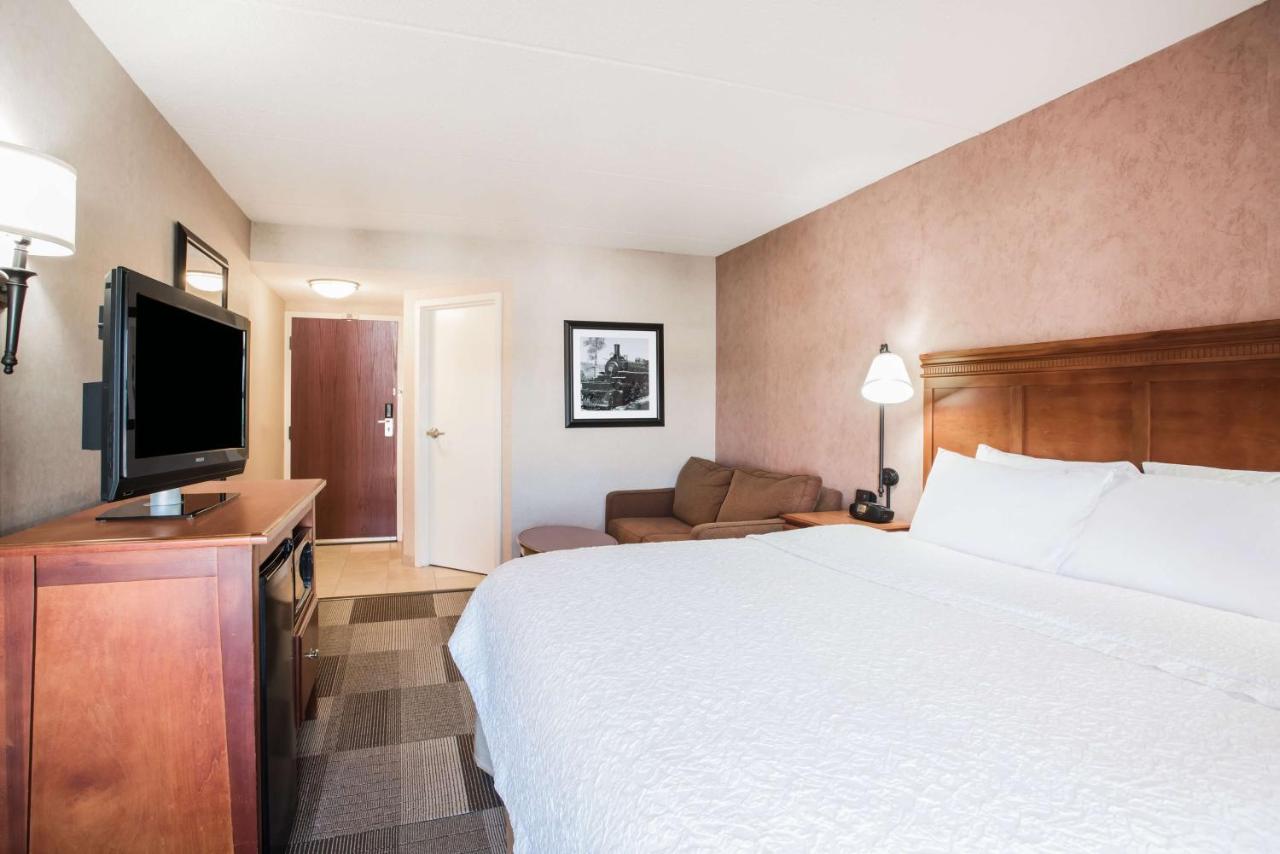 | Hampton Inn West Springfield