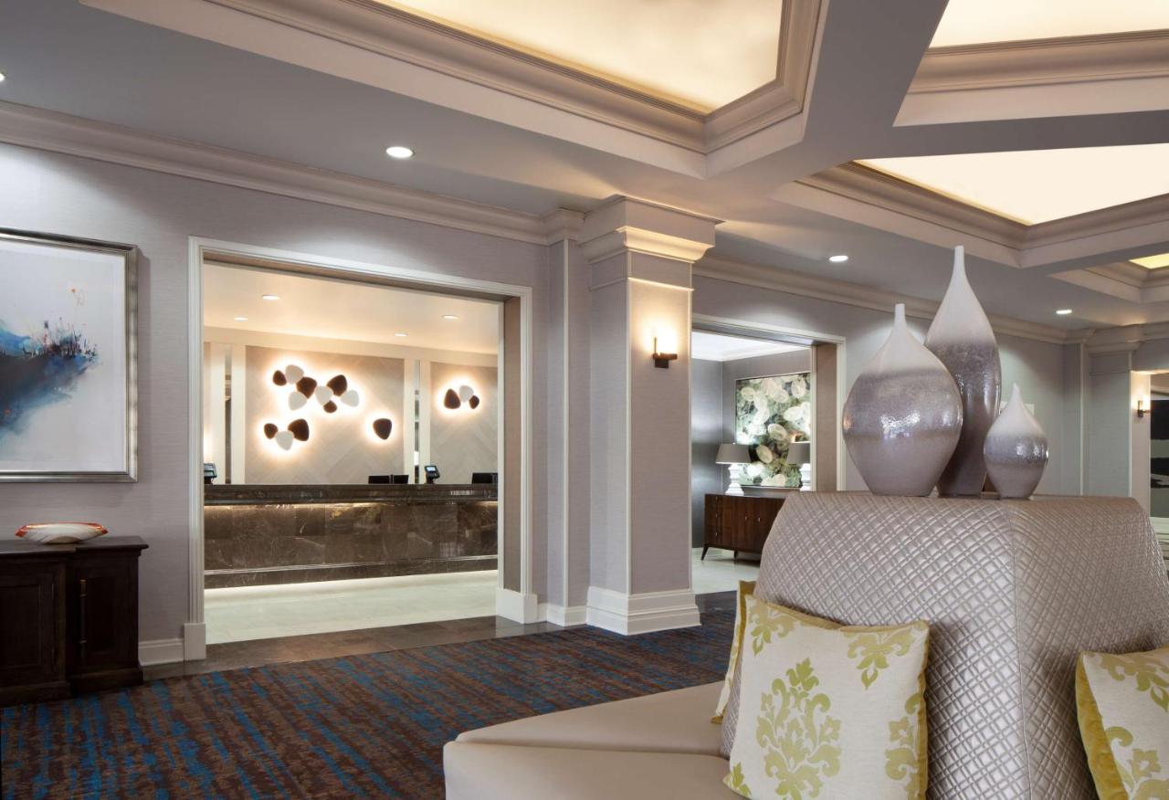 | Hilton St. Petersburg Bayfront