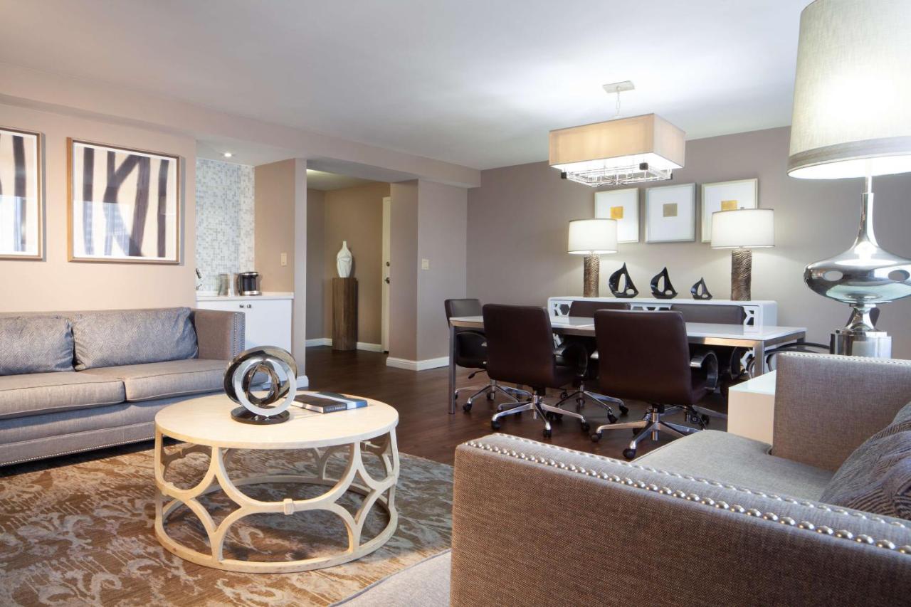 | Hilton St. Petersburg Bayfront