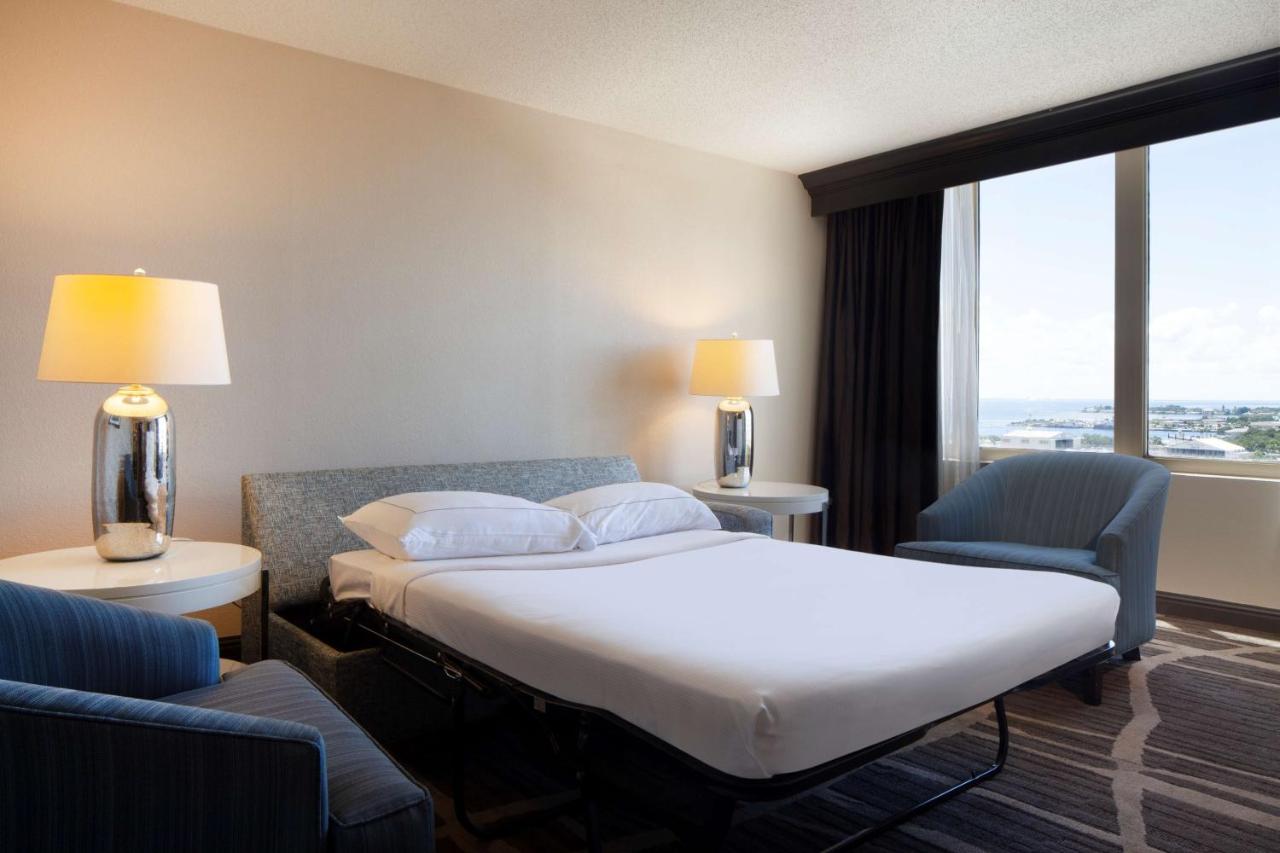 | Hilton St. Petersburg Bayfront