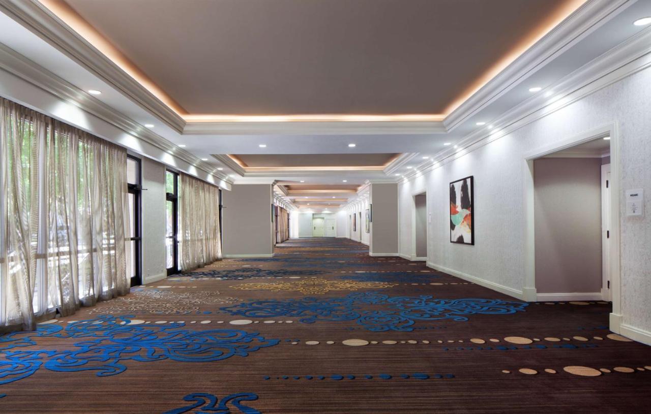 | Hilton St. Petersburg Bayfront
