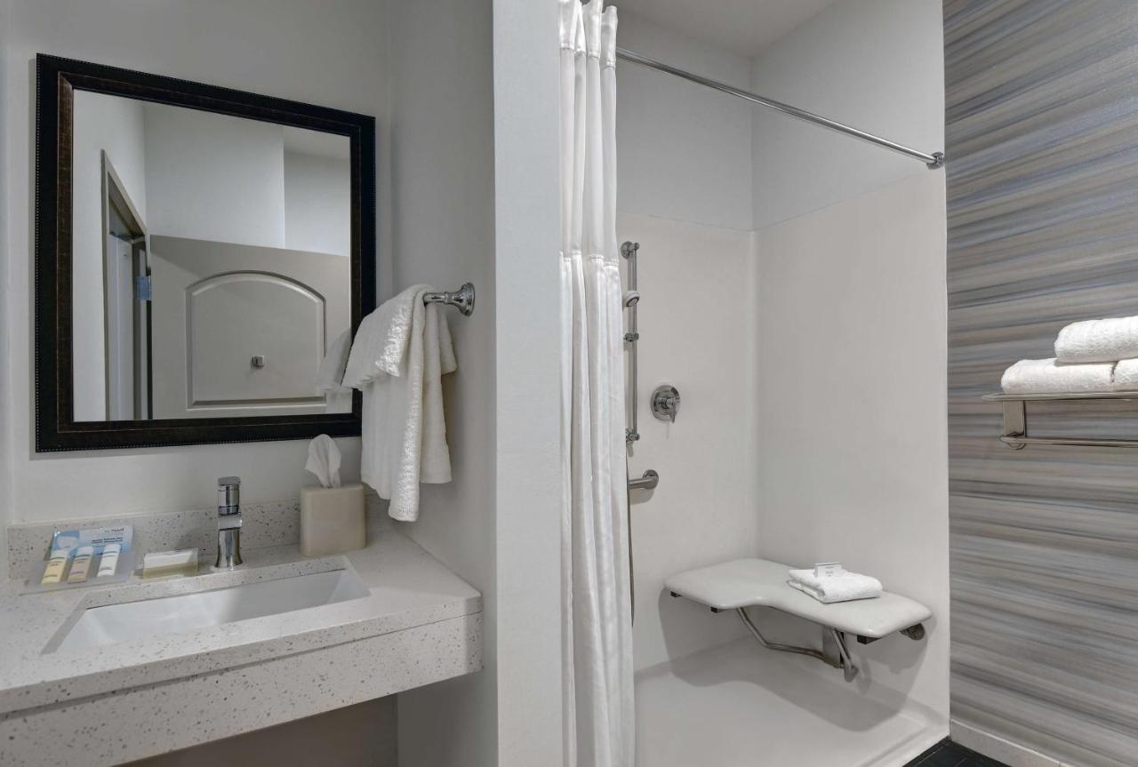 | Hilton Garden Inn Hamilton