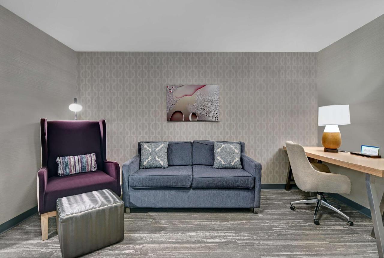 | Hilton Garden Inn Hamilton