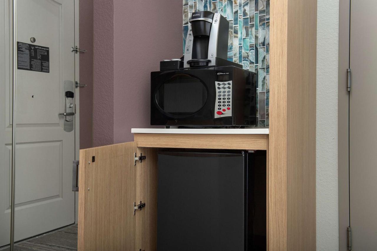 One King Mobility/Hearing Accessible with Tub at Hilton Garden Inn Knoxville West/Cedar Bluff