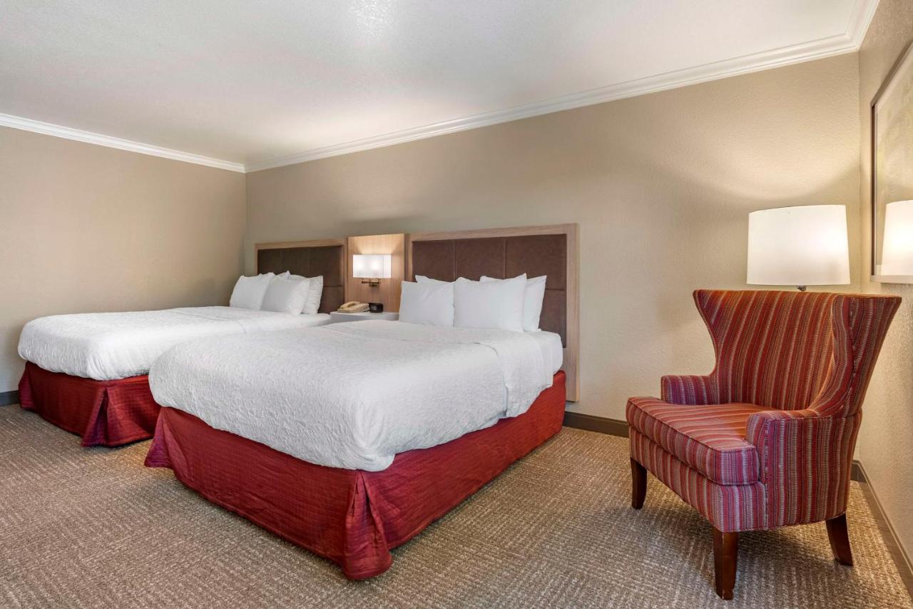 Queen Room with Two Queen Beds (4 Adults) at Hampton Inn Ukiah CA