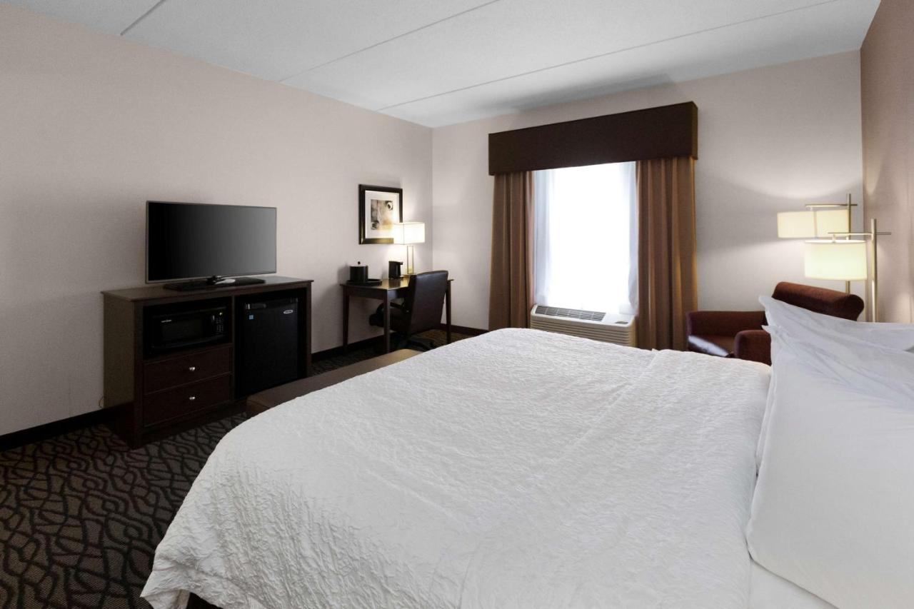 King Room with Sofa Bed - Non-Smoking at Hampton Inn Butler