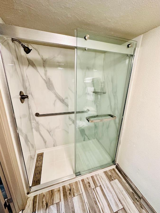 King Room - Non-Smoking at Quality Inn Show Low