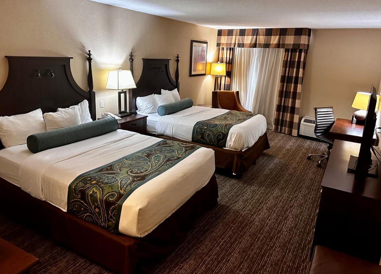 Queen Room - Disability Access at Red Lion Hotel Harrisburg Hershey
