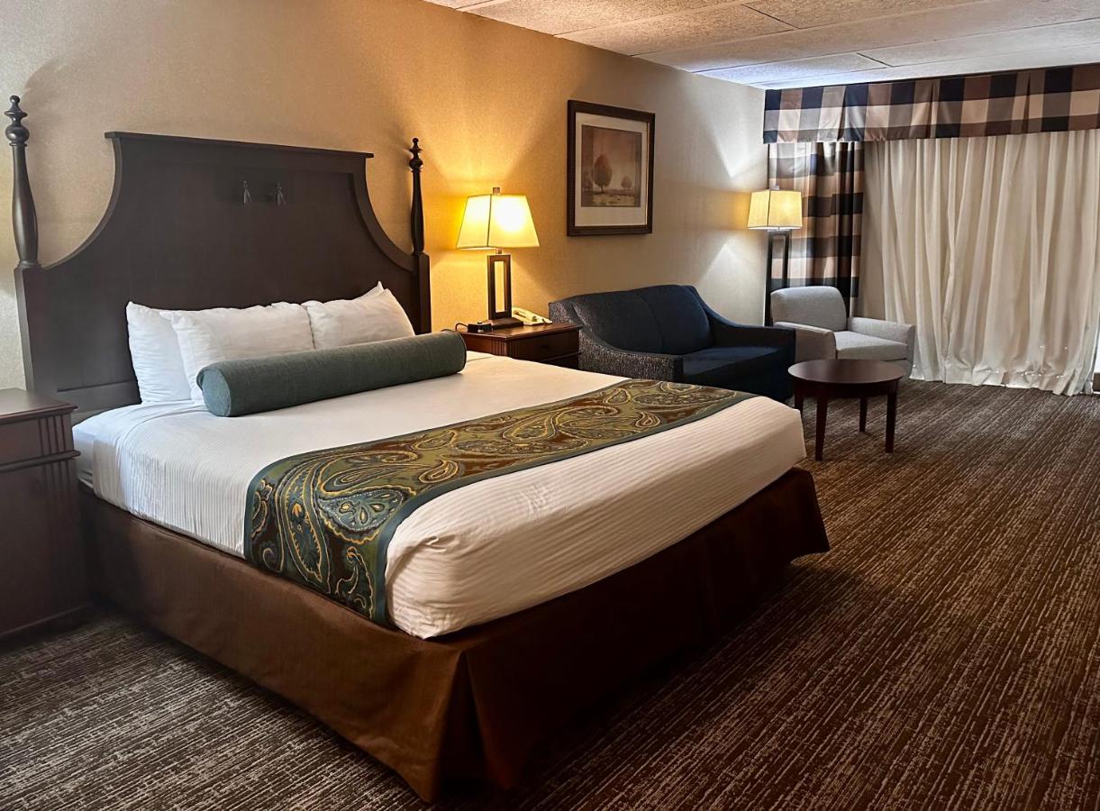 King Room - Disability Access at Red Lion Hotel Harrisburg Hershey