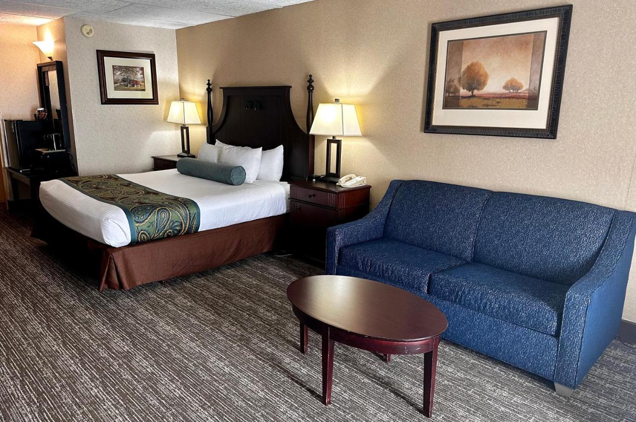 King Room - Disability Access at Red Lion Hotel Harrisburg Hershey