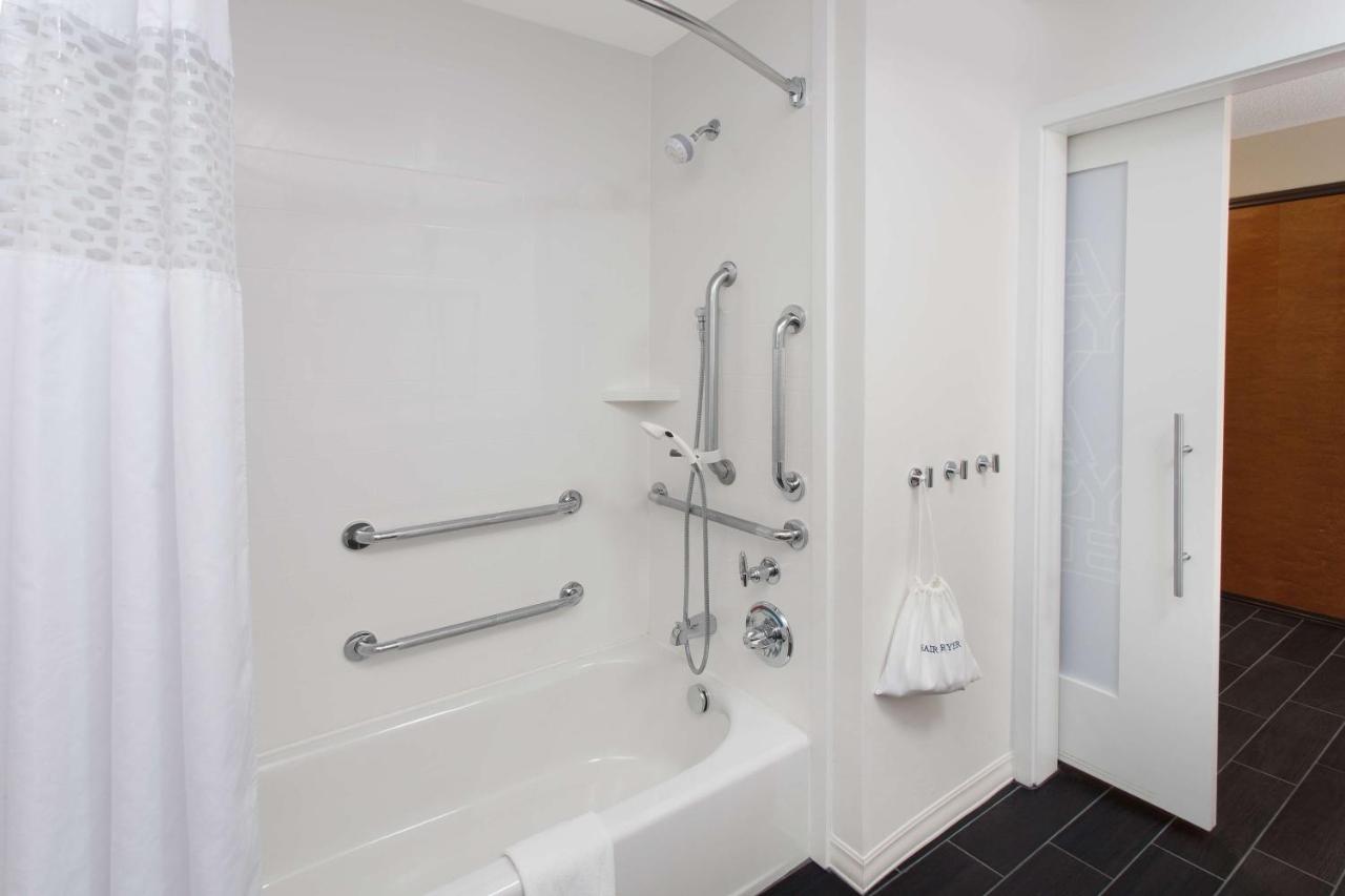King Room - Mobility Accessible/Non-Smoking at Hampton Inn & Suites Munster