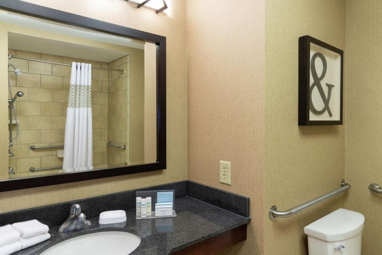 Queen Room with Two Queen Beds Accesible with Bathtub-Non-Smoking at Hampton Inn Warsaw