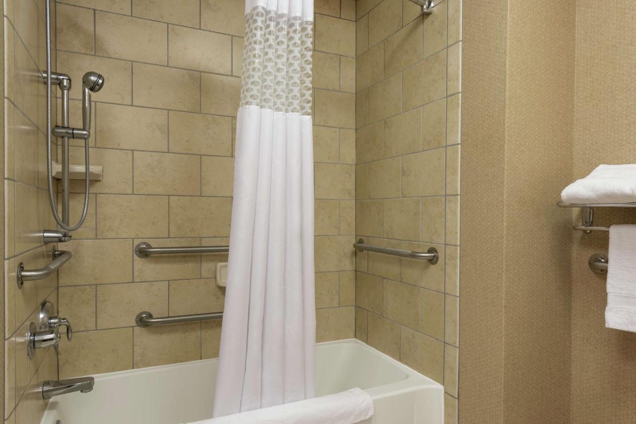 Queen Room with Two Queen Beds Accesible with Bathtub-Non-Smoking at Hampton Inn Warsaw