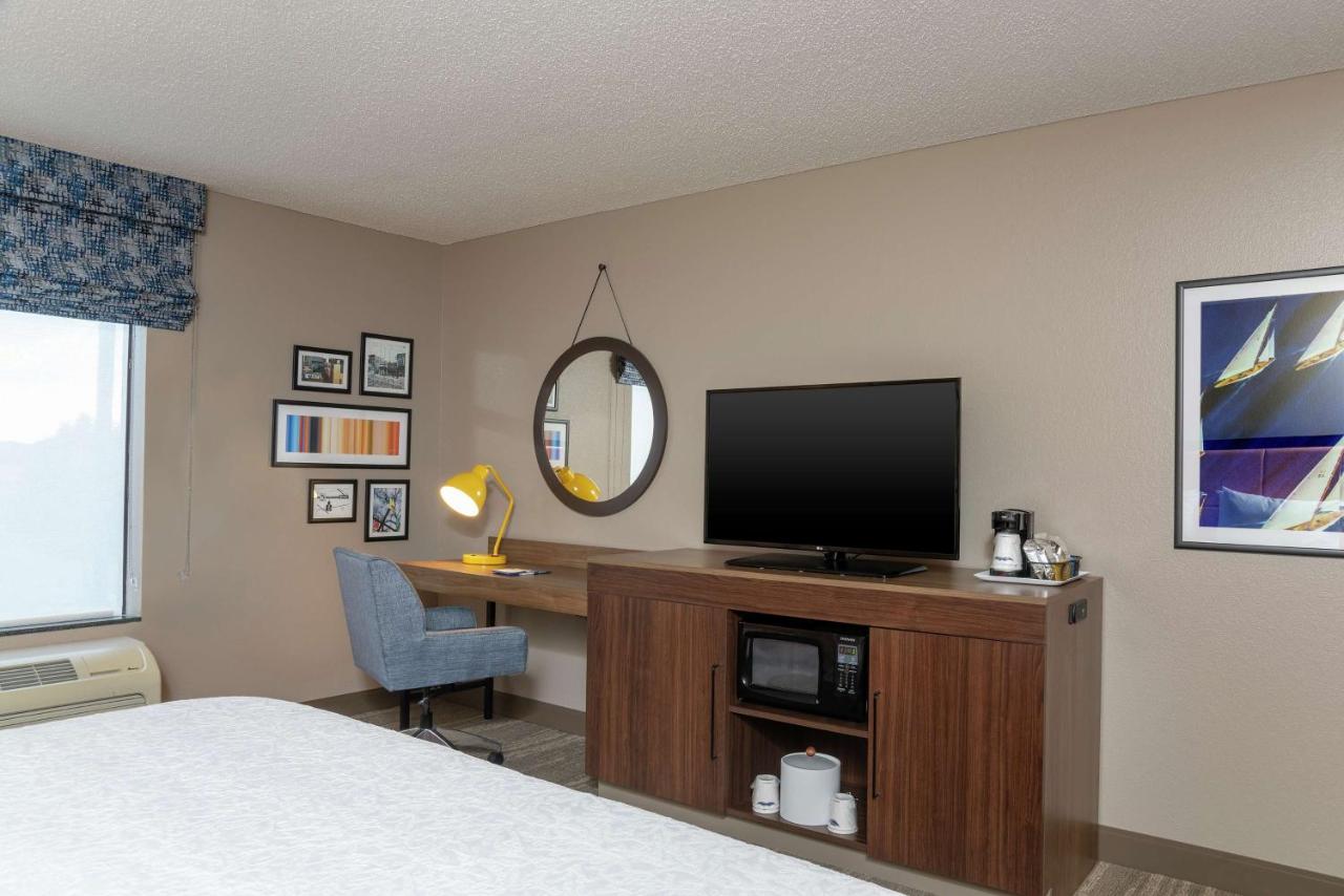 King Room - Disability Access/Non-Smoking at Hampton Inn Warsaw