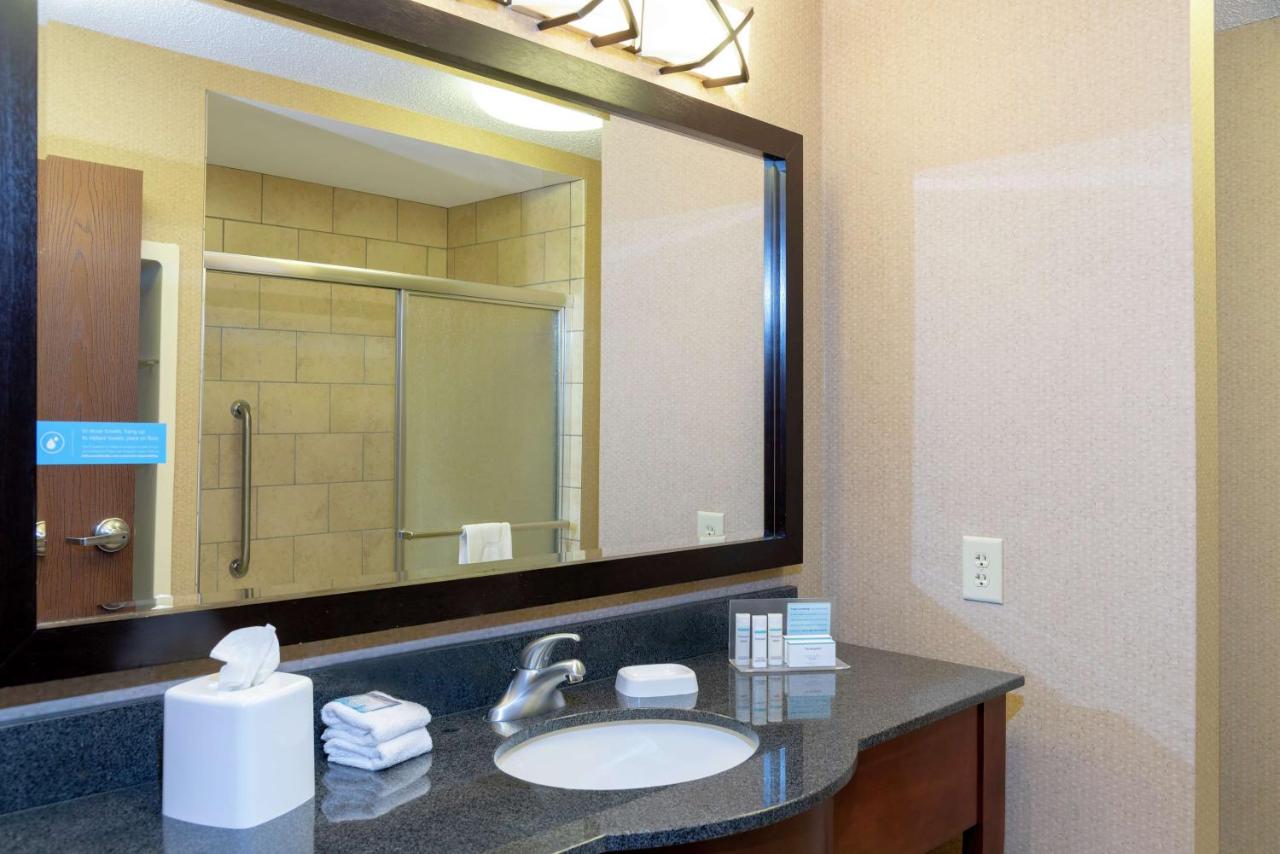 King Room - Disability Access/Non-Smoking at Hampton Inn Warsaw
