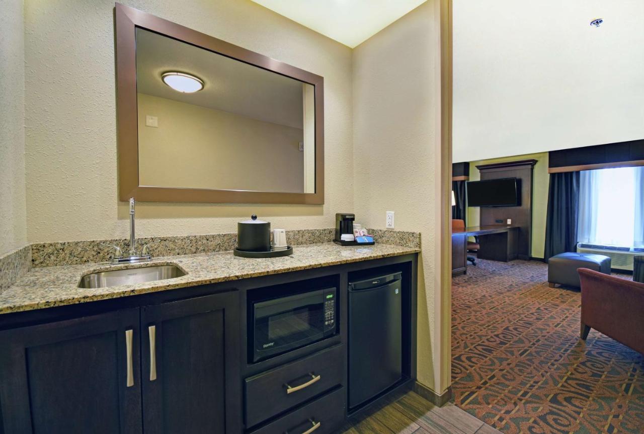 Queen Studio Suite with Two Queen Beds - Non-Smoking at Hampton Inn & Suites Milwaukee/Franklin