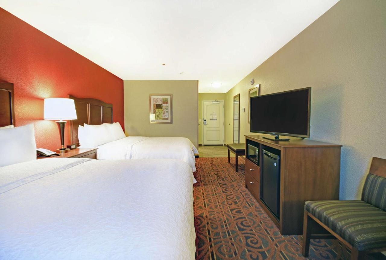 Queen Room with Two Queen Beds - Non-Smoking at Hampton Inn & Suites Milwaukee/Franklin