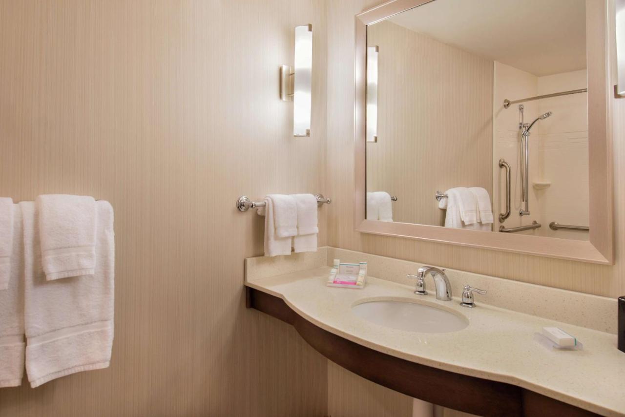 King Mobility/Hearing Accessible Room at Hilton Garden Inn Bristol