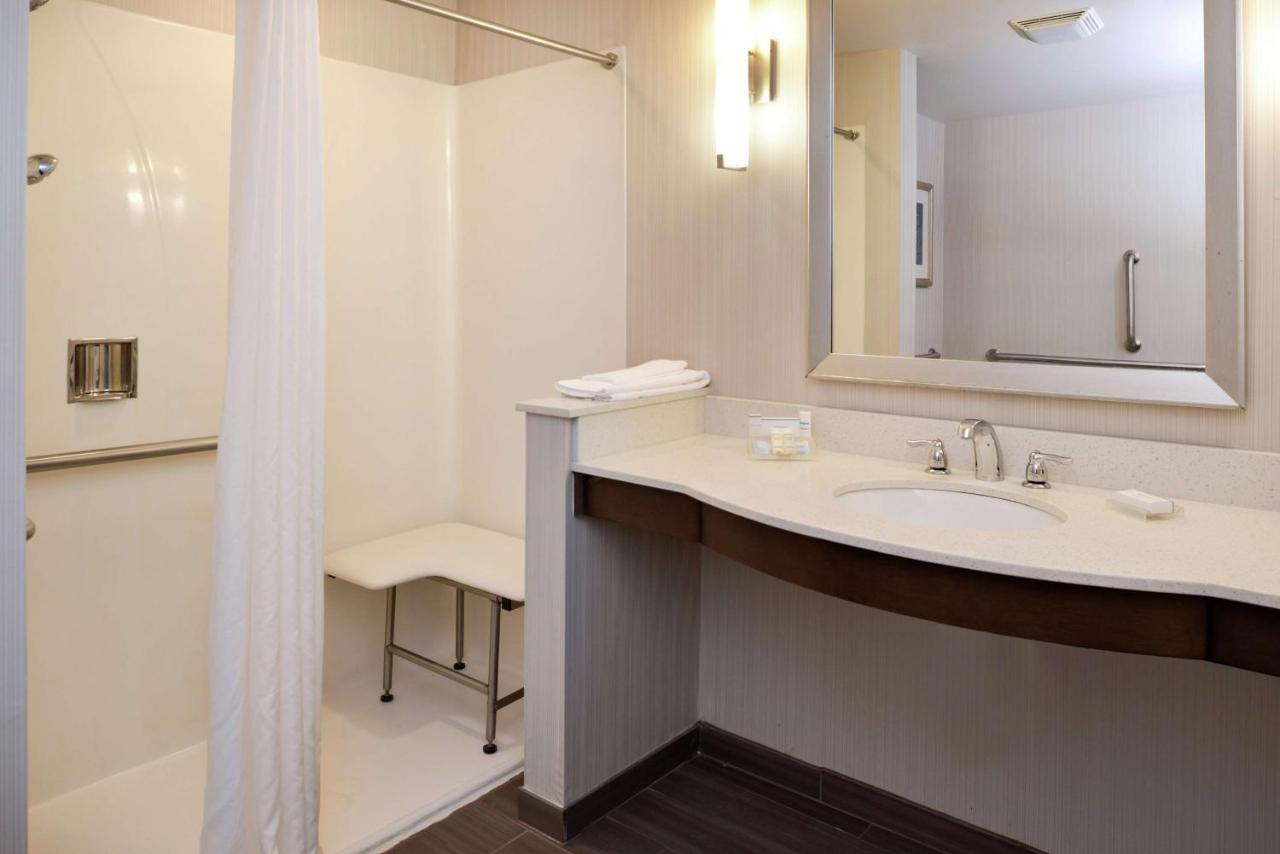 King Mobility/Hearing Accessible Room at Hilton Garden Inn Bristol