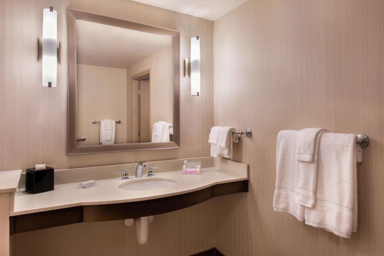 Queen Room with Two Queen Beds - Hearing Accessible at Hilton Garden Inn Bristol