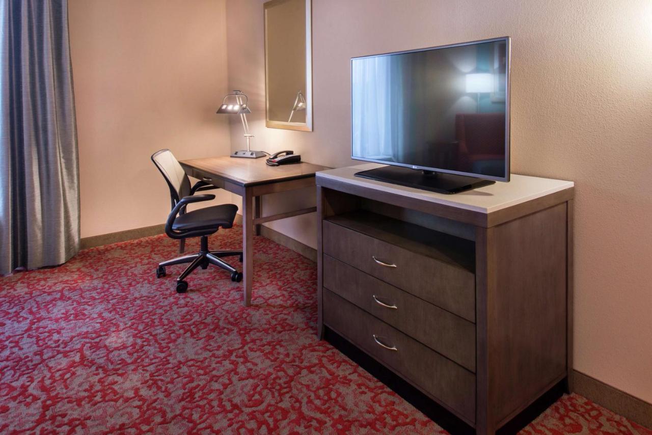 King Room at Hilton Garden Inn Bristol