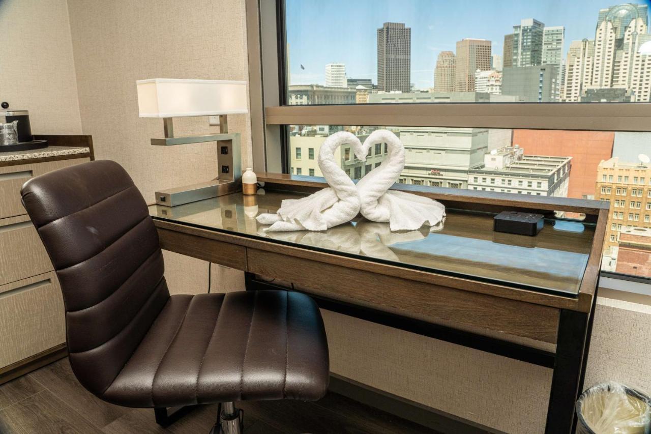 Deluxe King Room with City View at Hampton Inn San Francisco Downtown/Convention Center