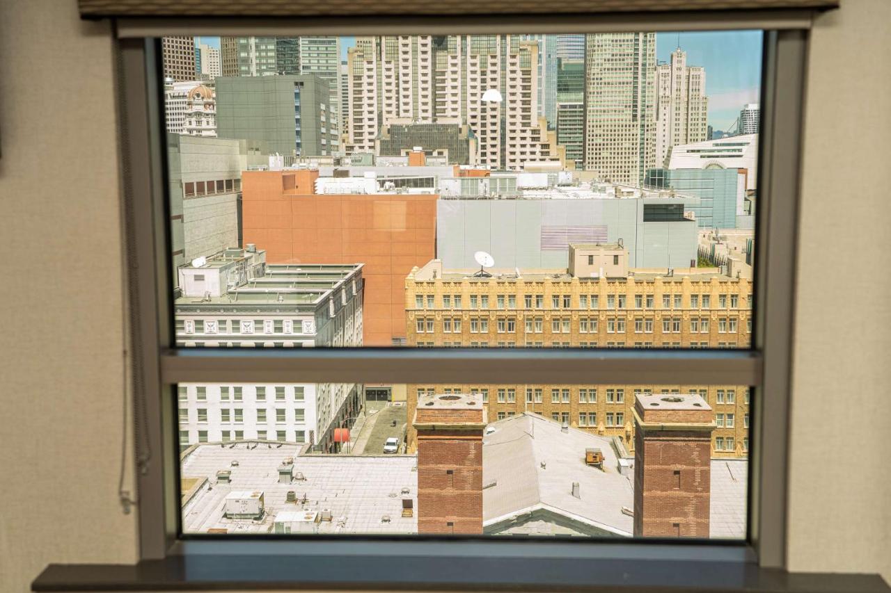Deluxe King Room with City View at Hampton Inn San Francisco Downtown/Convention Center