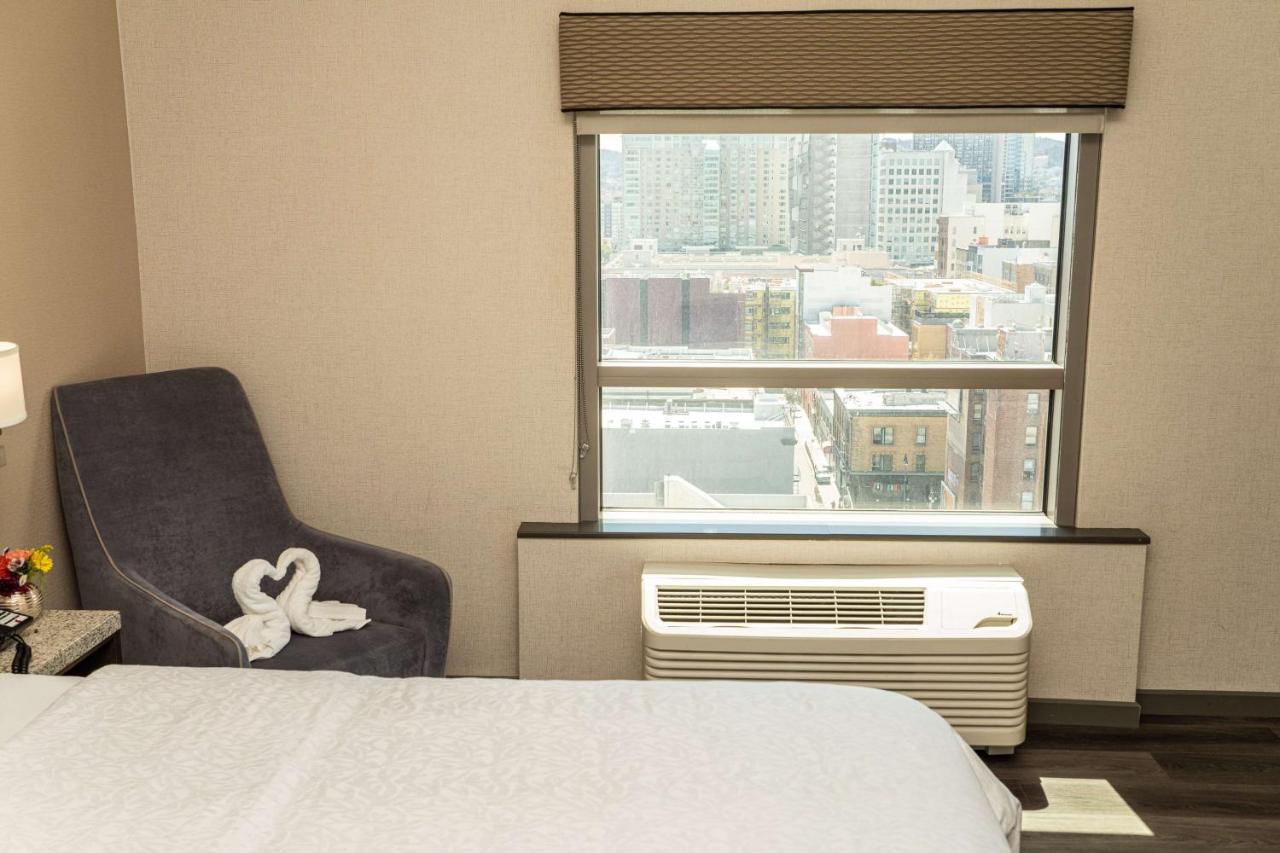 Deluxe King Room with City View at Hampton Inn San Francisco Downtown/Convention Center