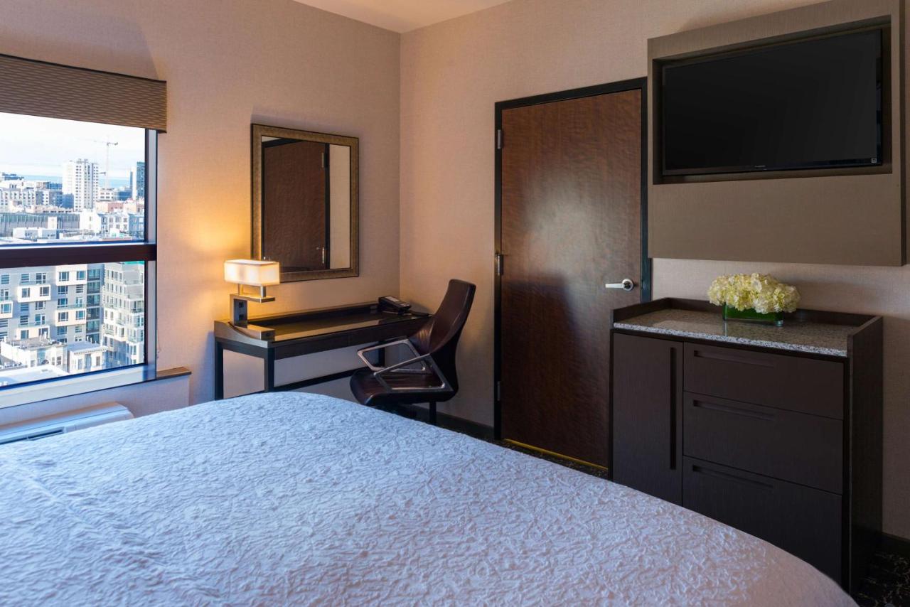 King Room at Hampton Inn San Francisco Downtown/Convention Center