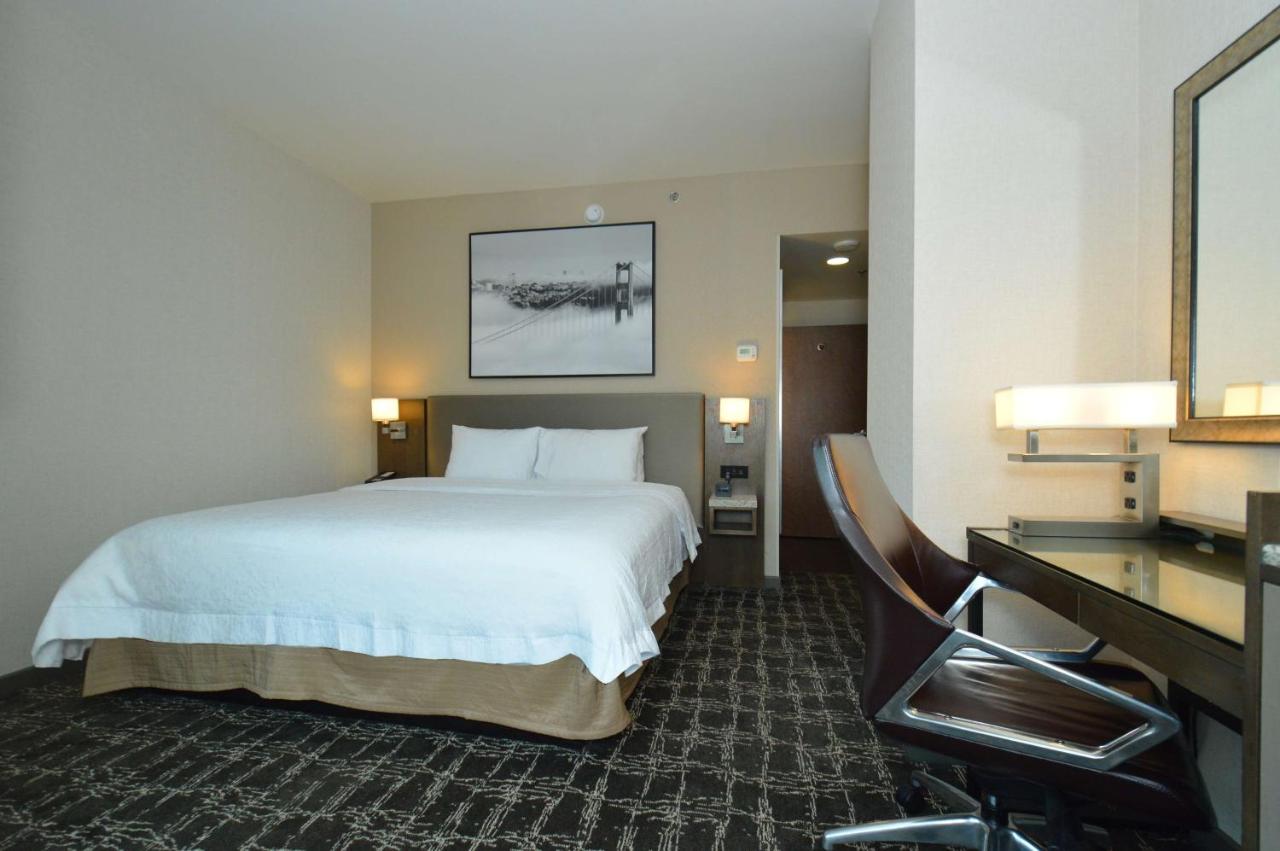 King Room at Hampton Inn San Francisco Downtown/Convention Center