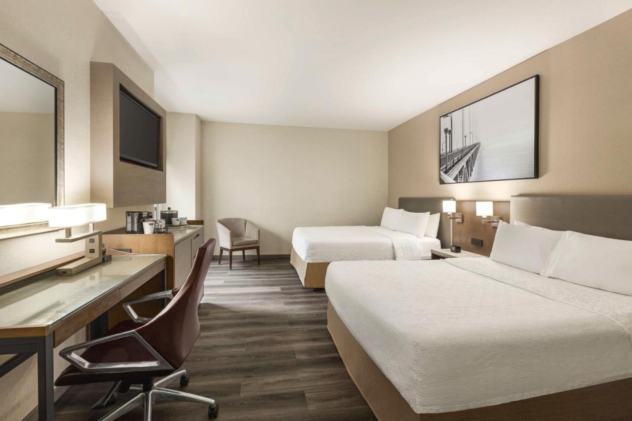 Deluxe Queen Room with Two Queen Beds at Hampton Inn San Francisco Downtown/Convention Center