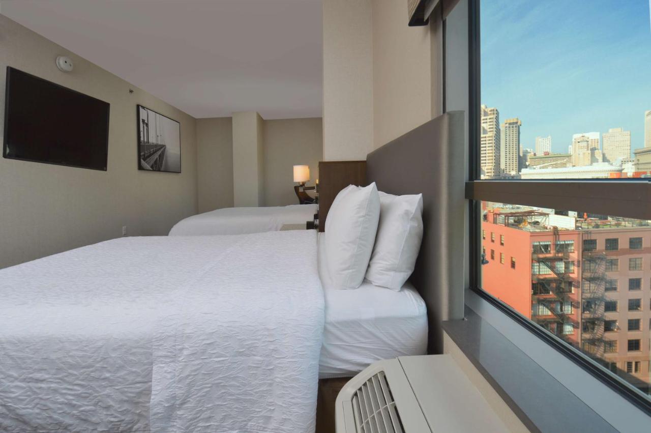 Queen Room with Two Queen Beds and City View - Non-Smoking at Hampton Inn San Francisco Downtown/Convention Center