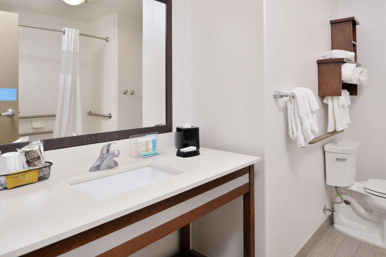 Queen Room with Two Queen Beds - Disability Access at Hampton Inn & Suites Hutto Austin