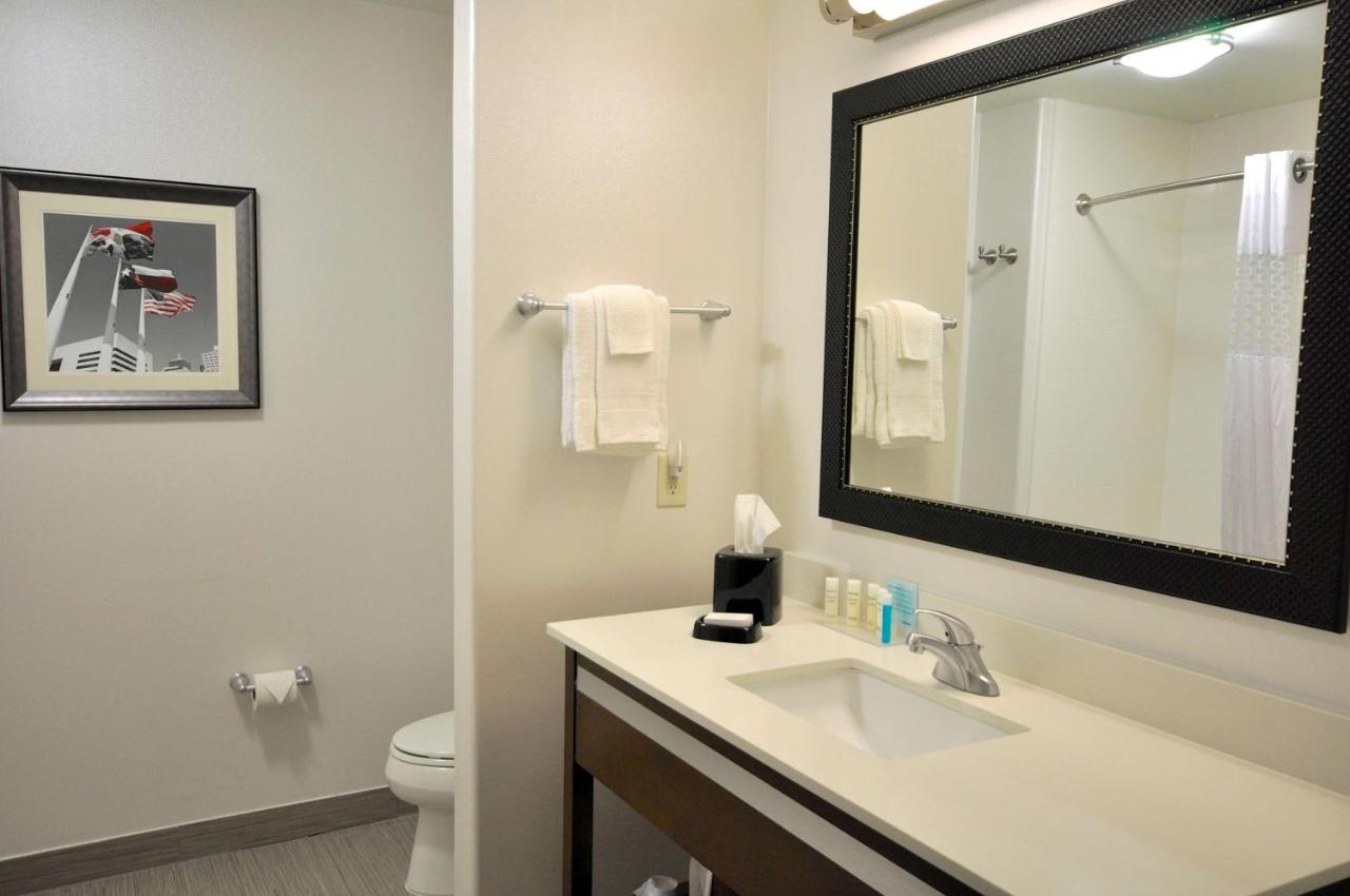 King Studio at Hampton Inn & Suites Hutto Austin