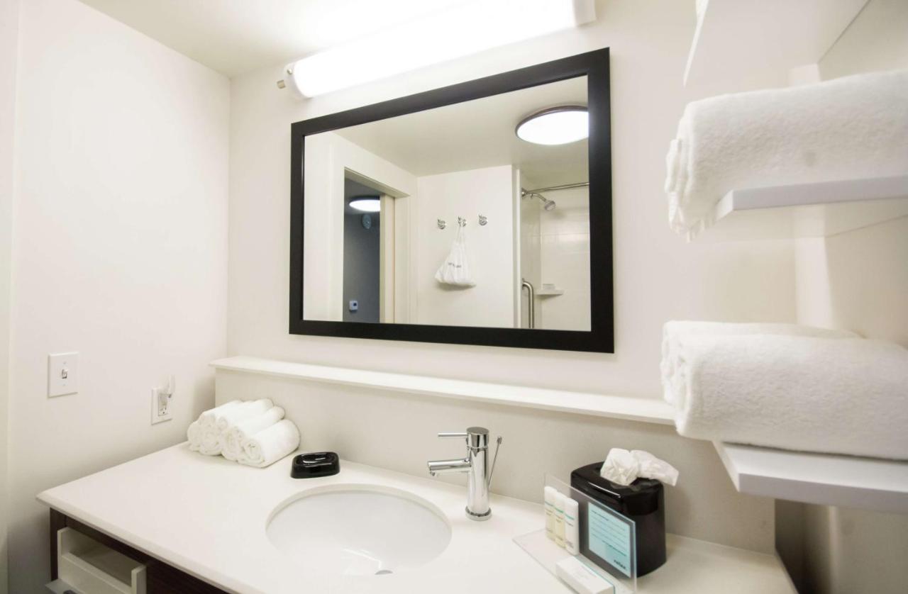 King Room- Hearing Accessible at Hampton Inn & Suites Orlando At SeaWorld