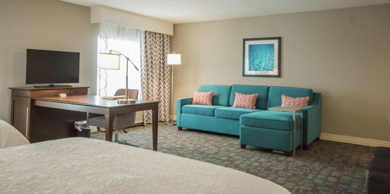 King Suite at Hampton Inn & Suites Orlando At SeaWorld