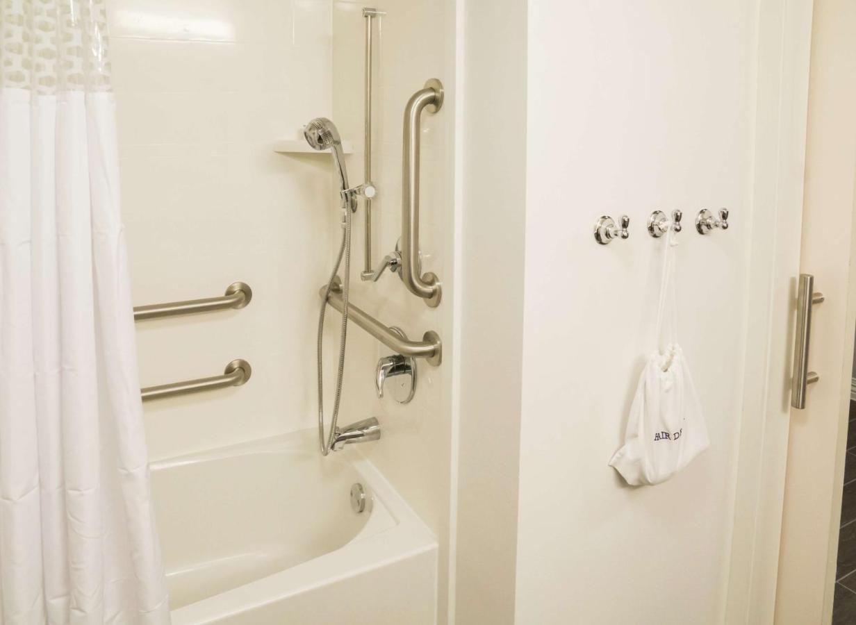 King Room - Disability Access at Hampton Inn & Suites Orlando At SeaWorld