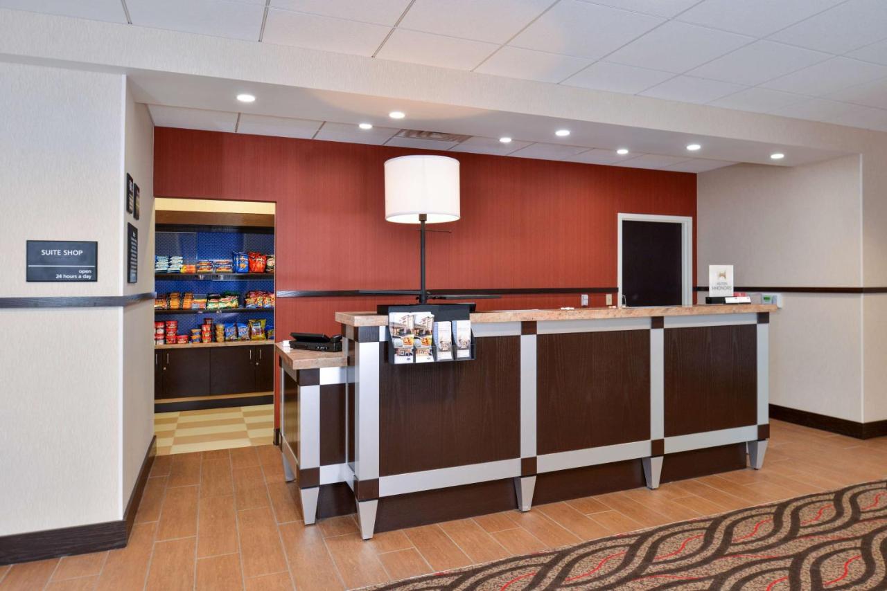 | Hampton Inn & Suites California University-Pittsburgh