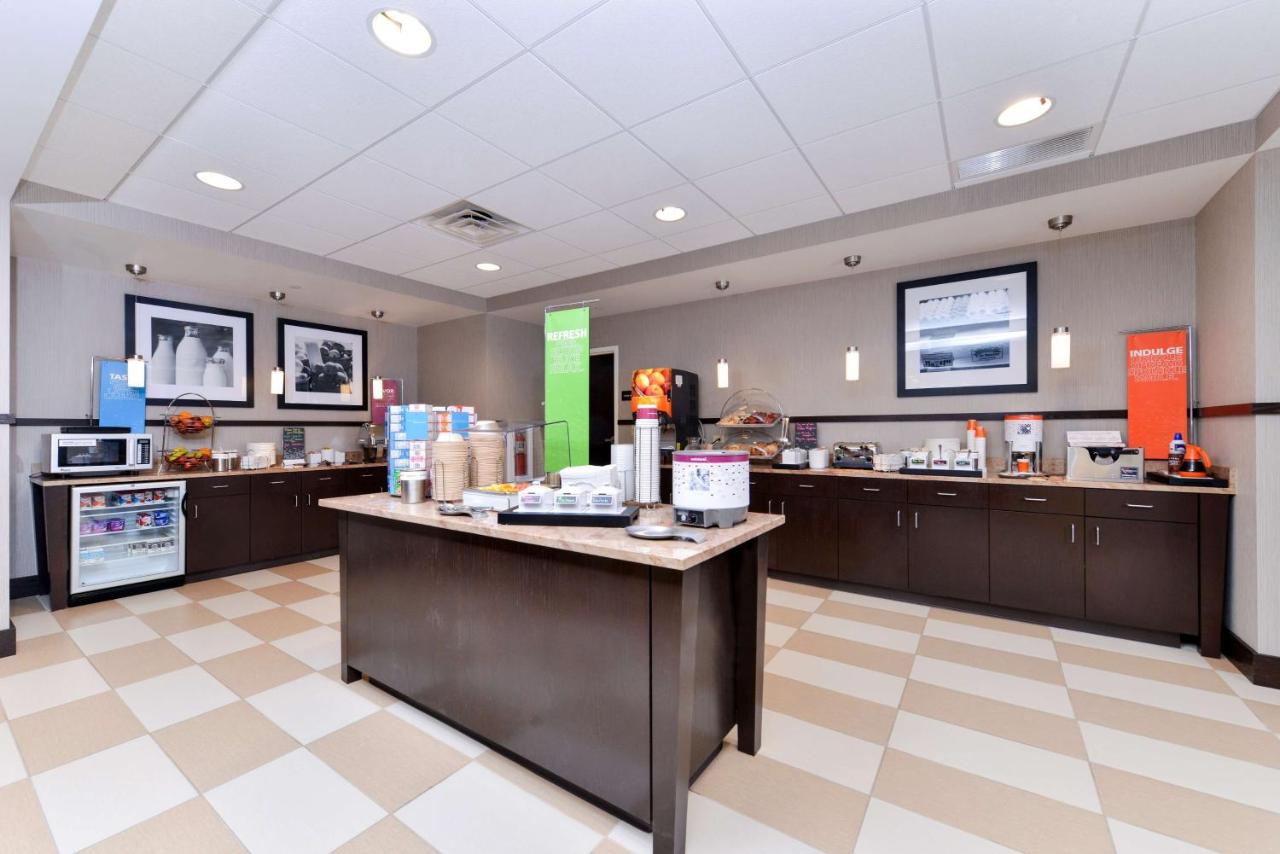 | Hampton Inn & Suites California University-Pittsburgh